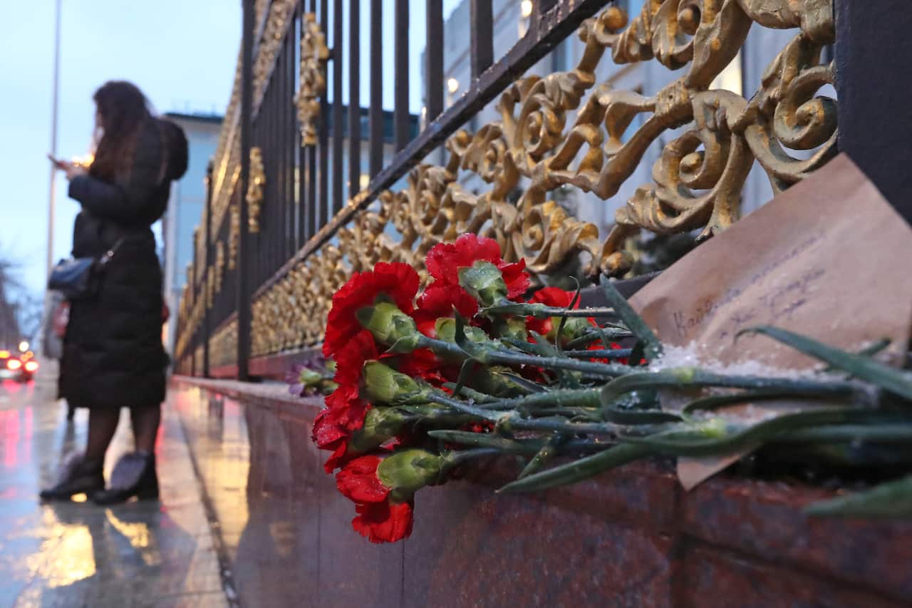 Flowers were delivered to Kazakhstan's Embassy in Moscow, in memory of the victims of a plane crash near Almaty Airport.