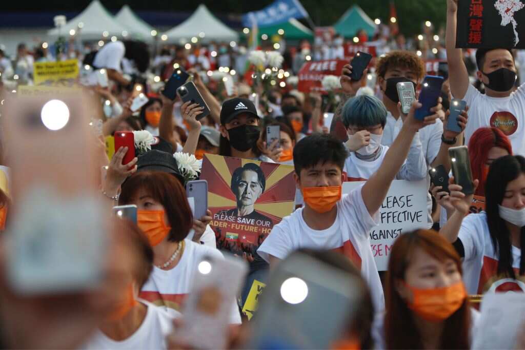 Around 1000 Burmese protesters and Taiwanese people protest against military violence in Myanmar and demand the military to step down, in Taipei, Taiwan on 28 March 2021.
