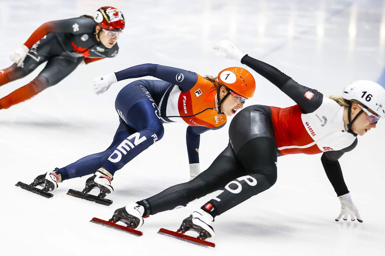 Poland's Natalia Maliszewska (front) competes.
