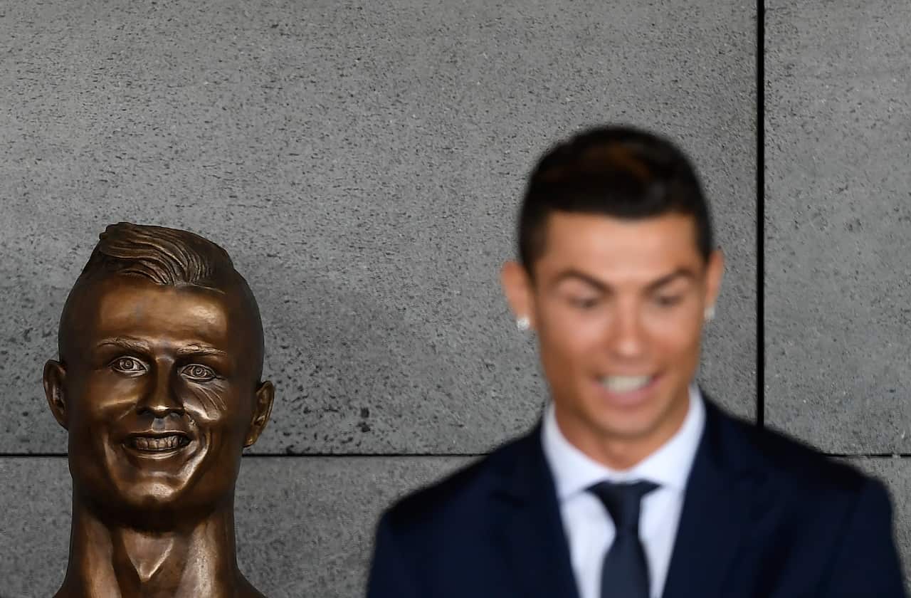 Tayla Harris, Ronaldo, Statue