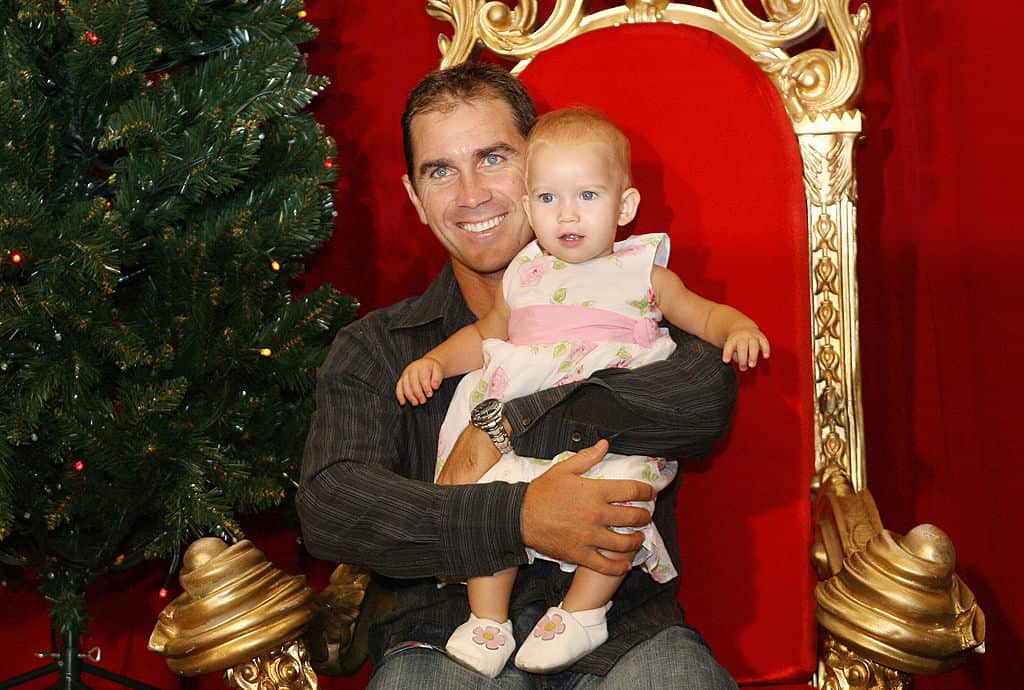 Australian cricketer Justin Langer (L) e