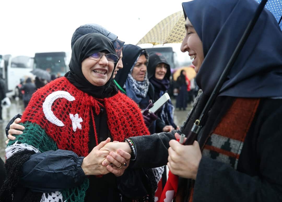2,000 women are Syria-bound.