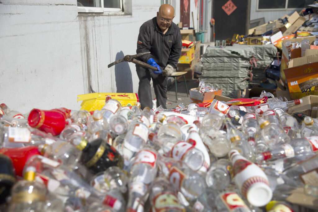 adulterated wine being destroyed as the 3.15 International Consumer Rights Day is coming