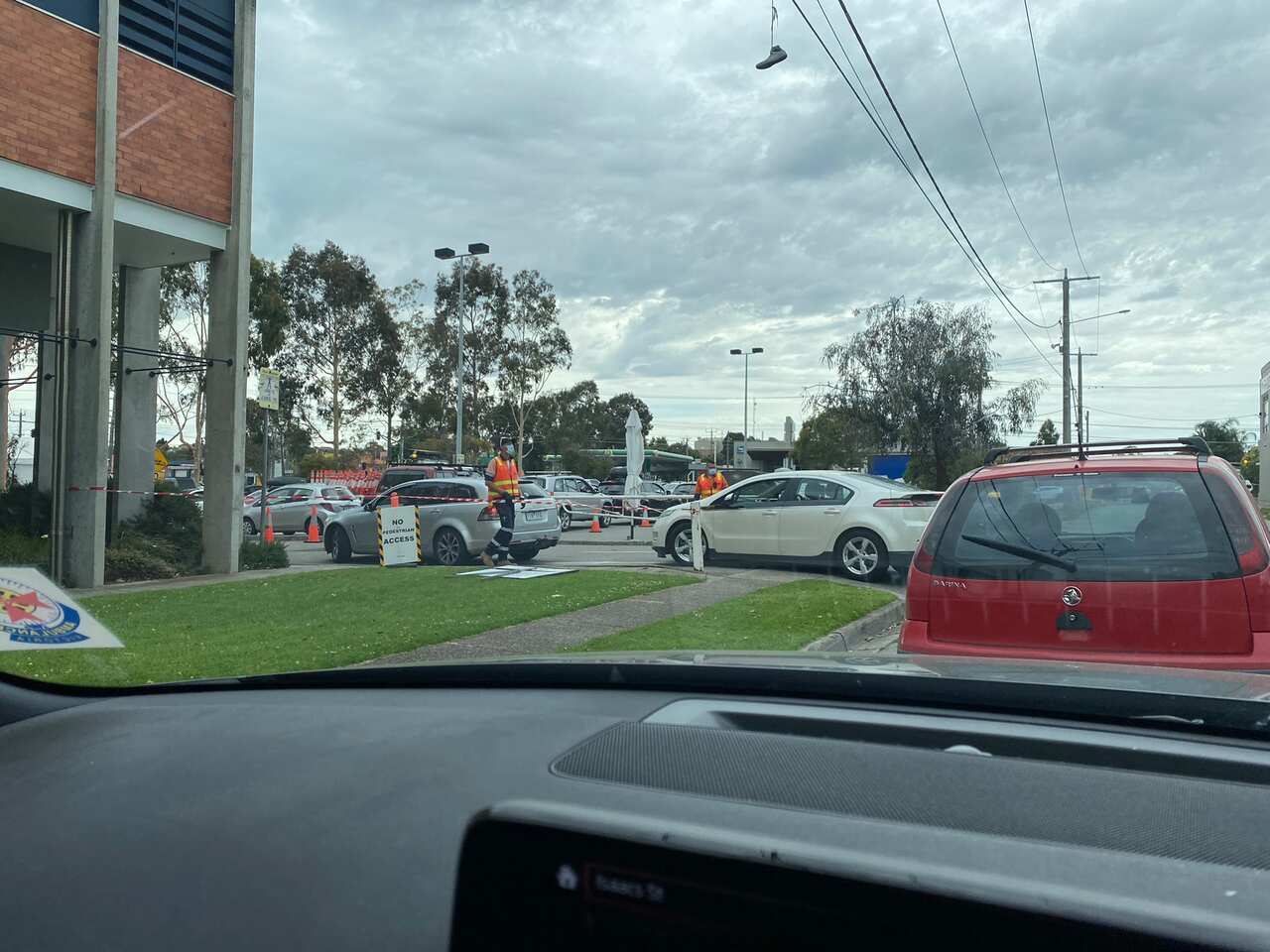 Reports of long delays at Victorian testing centres