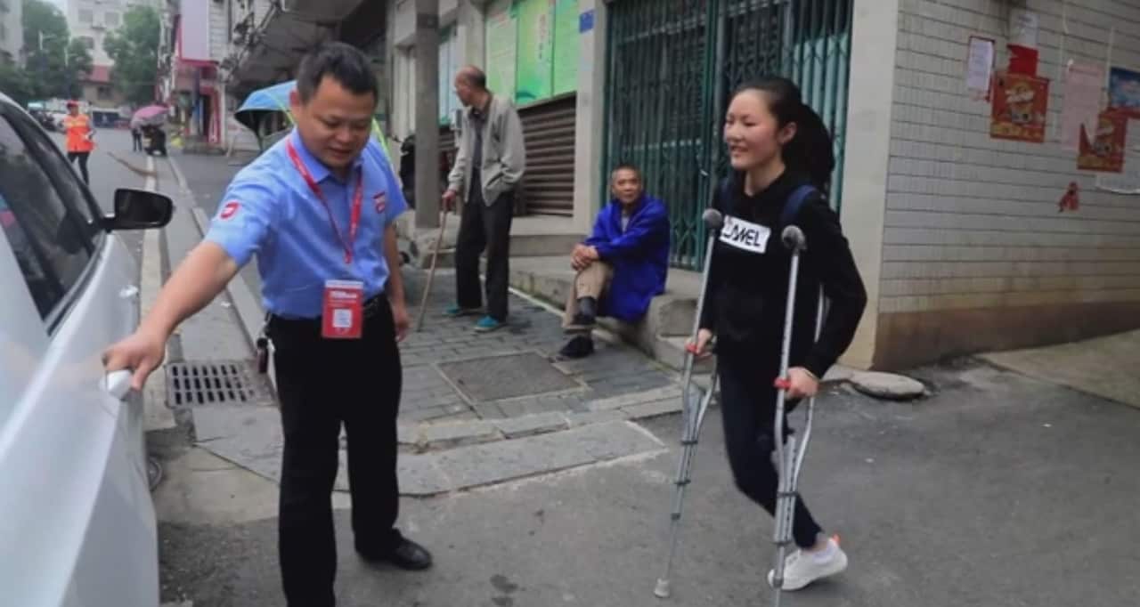 Han lost her leg after being diagnosed with osteocarcinoma, a type of bone cancer, in 2014.