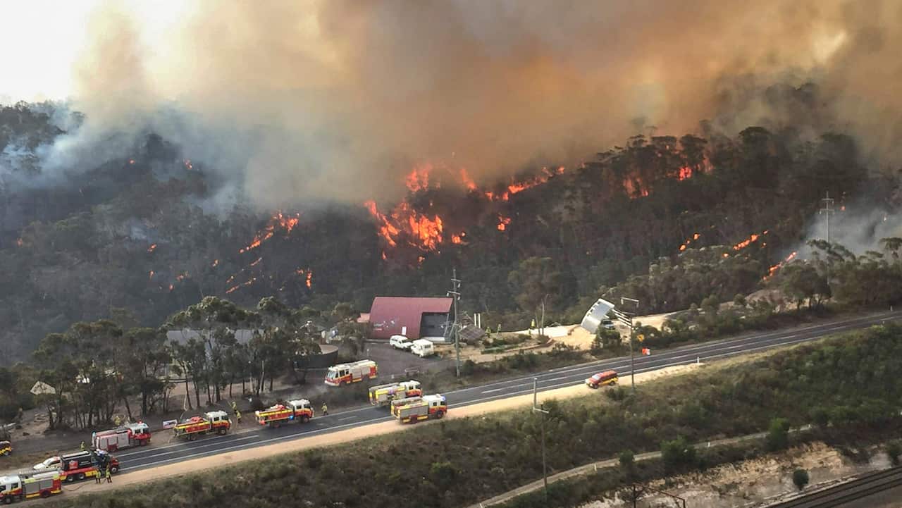 An image of the Grose Valley fire in the Blue Mountains area of Lithgow and Blackheath, New South Wales, issued on 9 January 2020. 