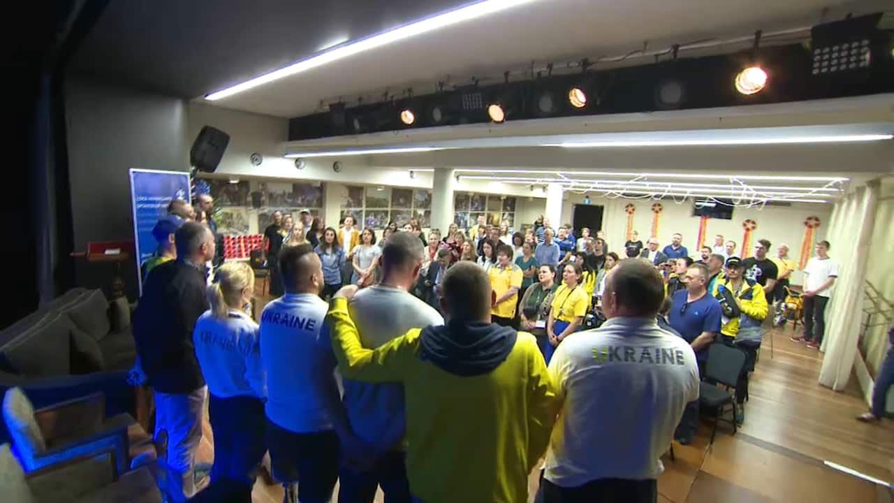 Ukraine expats welcome their Invictus athletes.