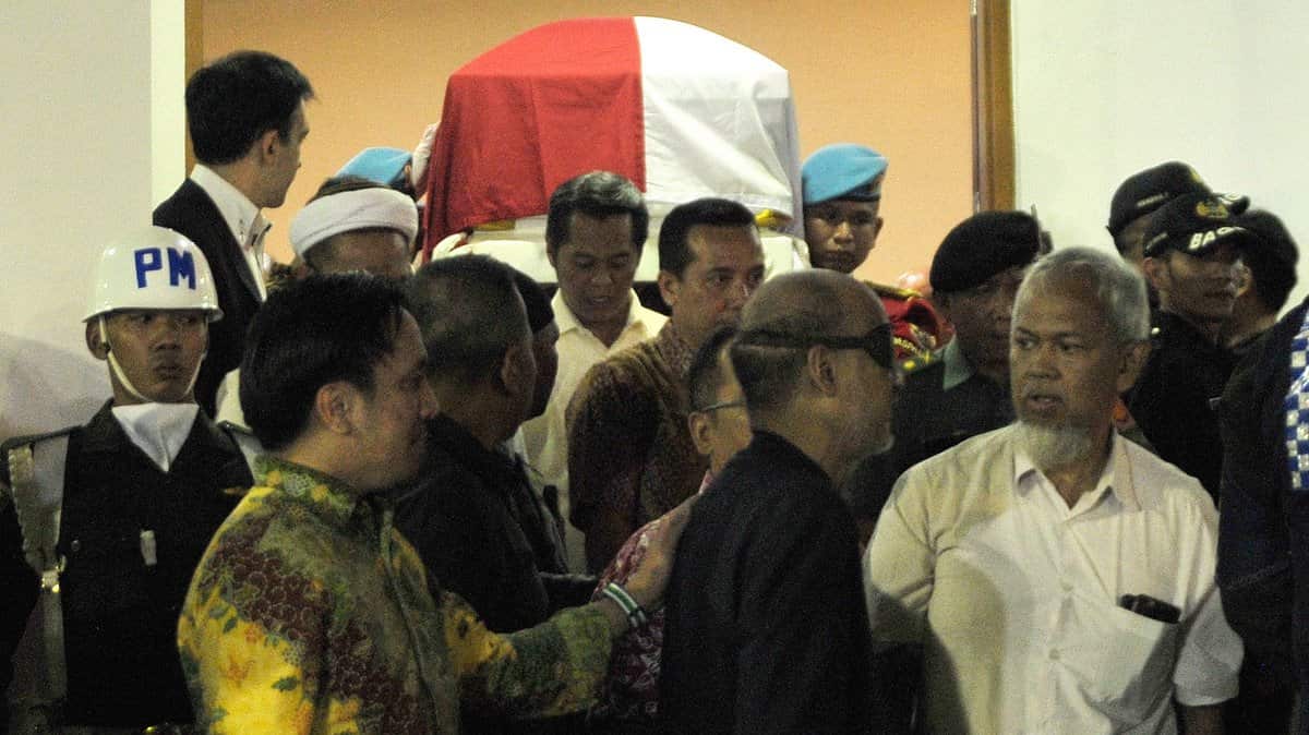 BJ Habibie died after undergoing treatment at the RSPAD at the age of 83 years.