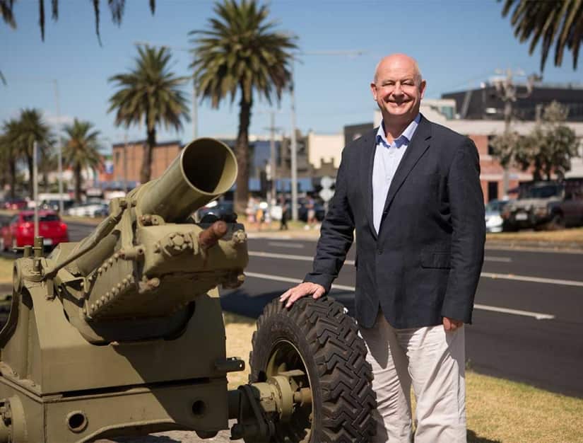 Liberal candidate Jeremy Hearn has apologised for saying Muslims were "bad people" trying to replace Australia's legal system with Sharia law. 