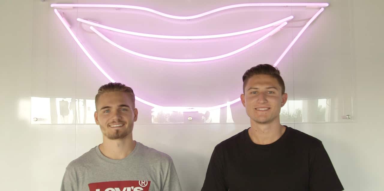 HiSmile co-founders Alex Tomic and Nik Mirkovic