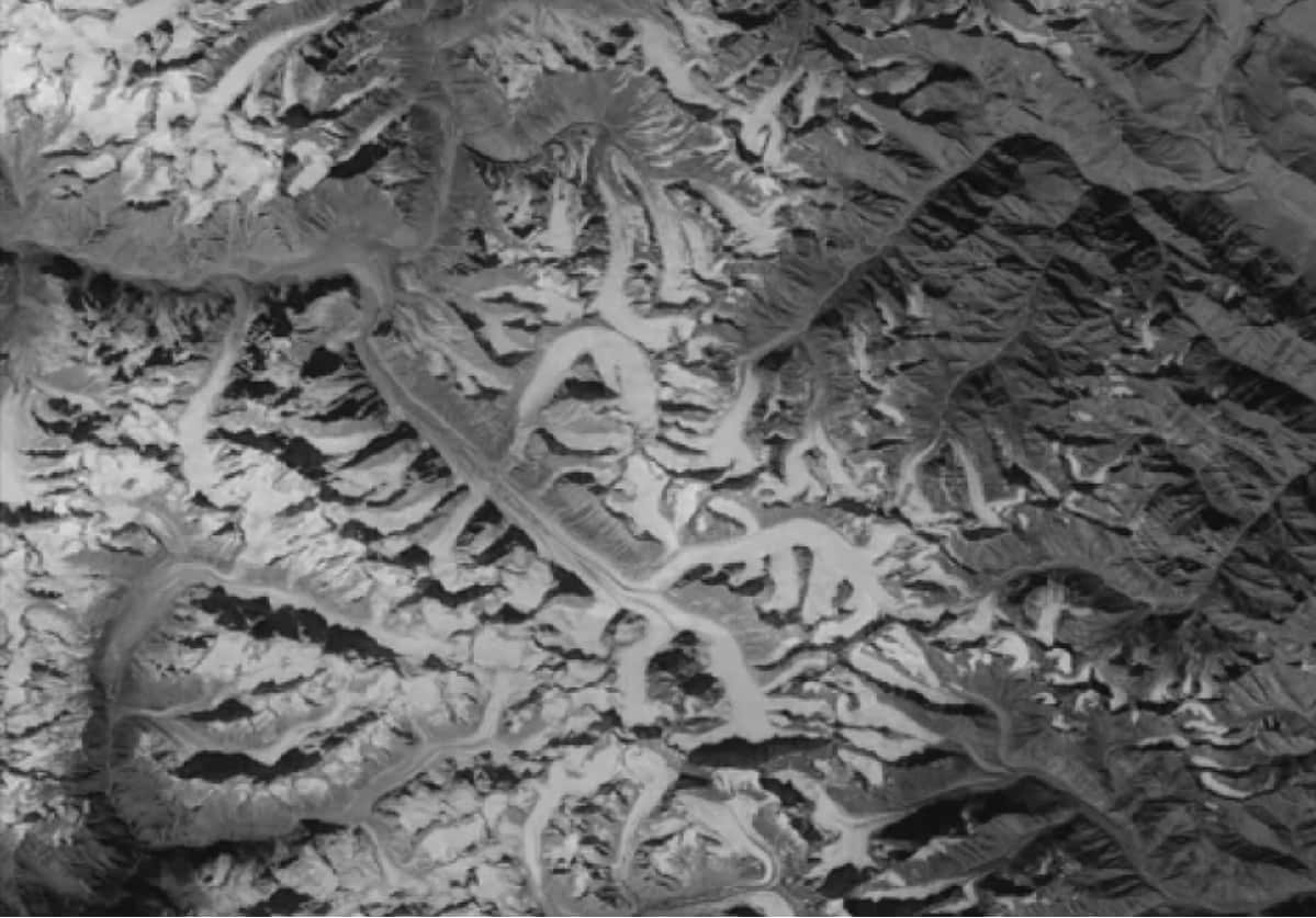  Scientists now identify climate change as one of the driving forces behind the melting of the Himalayan glaciers.