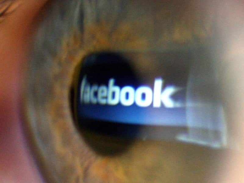 Facebook hopes the new measure will prevent the spread of "fake news".