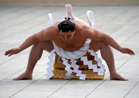 Grand sumo champion Harumafuji retired after an assault incident.