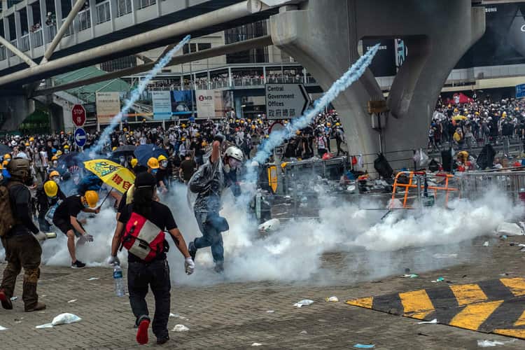 After Protests, Hong Kong’s Leader Faces More Calls to Delay Bill