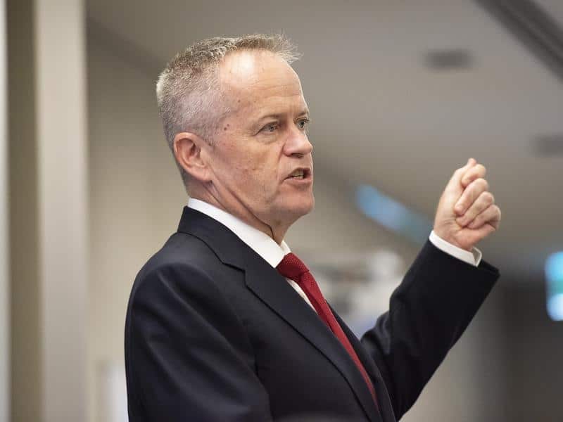 Opposition Leader Bill Shorten: "I say to Australians: If the ministers in the government are giving up on the government, you should too".