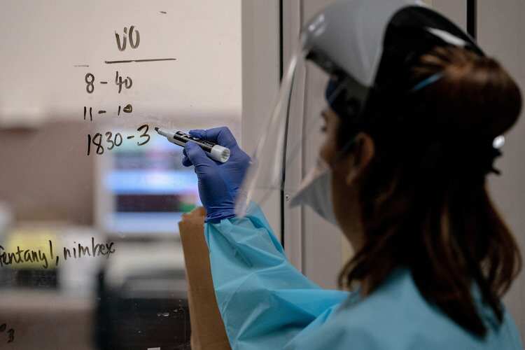 Billions in Hospital Virus Aid Rested on Compliance With Private Vendor