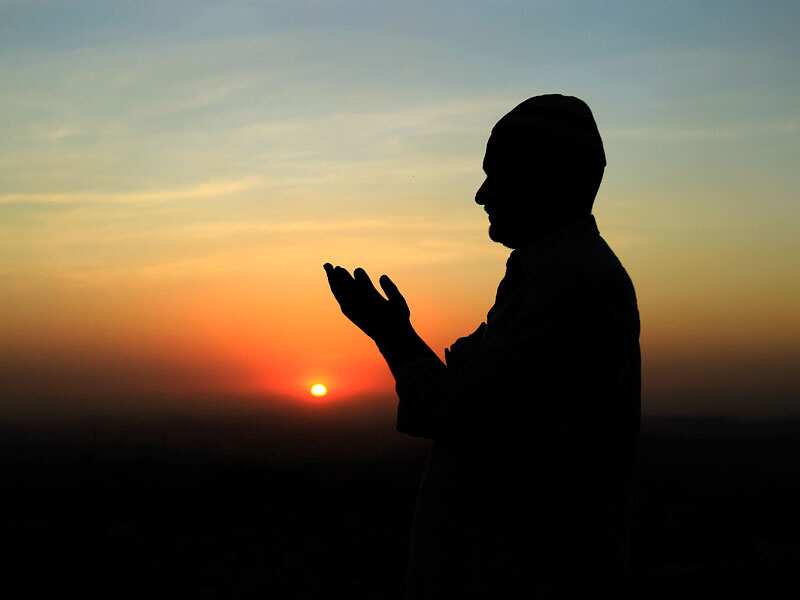 A Muslim pilgrim prays at the Hiraa cave, at the top of Noor Mountain on the outskirts of Mecca, Saudi Arabia. (AAP)