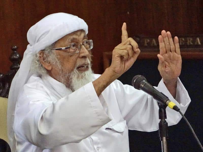 Indonesia's government will review the decision to release radical Islamic cleric Abu Bakar Bashir.