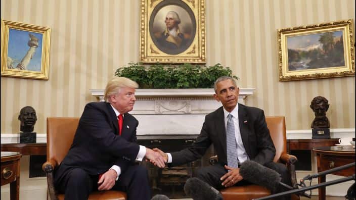 Donald Trump and Barak Obama at a meeting in the White House. 