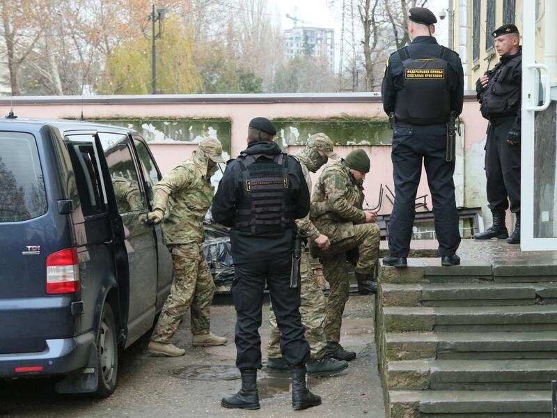Captured Ukrainian navy sailors are conveyed to Kiev district court of Simferopol, Crimea.