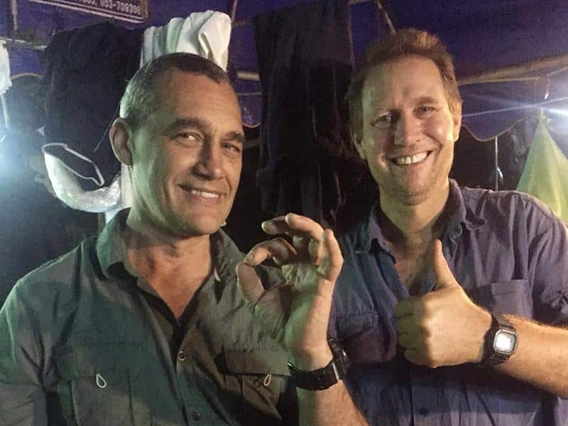 Australian doctor Richard Harris (R) with dive partner Craig Challen