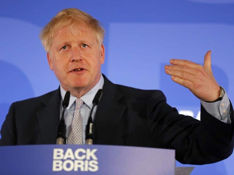 Former UK foreign minister Boris Johnson says he can lead Britain out of Brexit by October. 