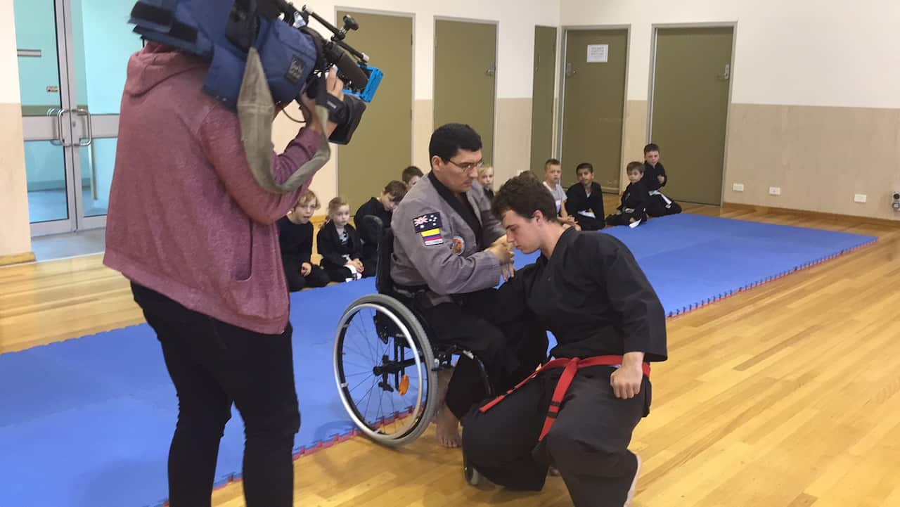 Eduardo Salazar demonstrates self defence