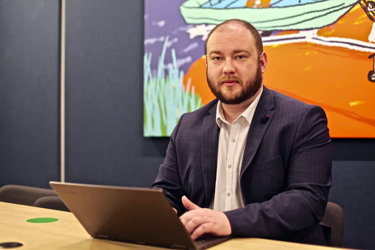 Hamish Glenister is Mamer's lawyer. 