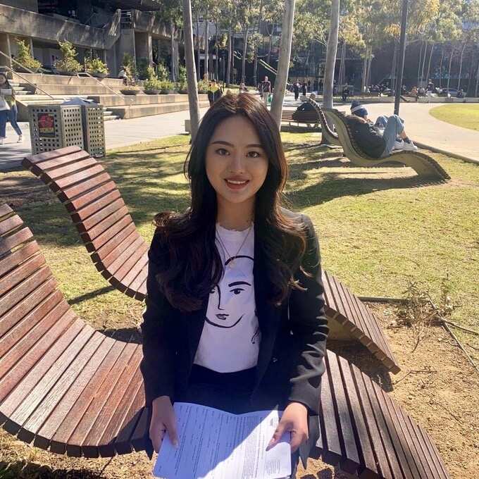 University students say they are anxious about entering the current precarious jobs market. 