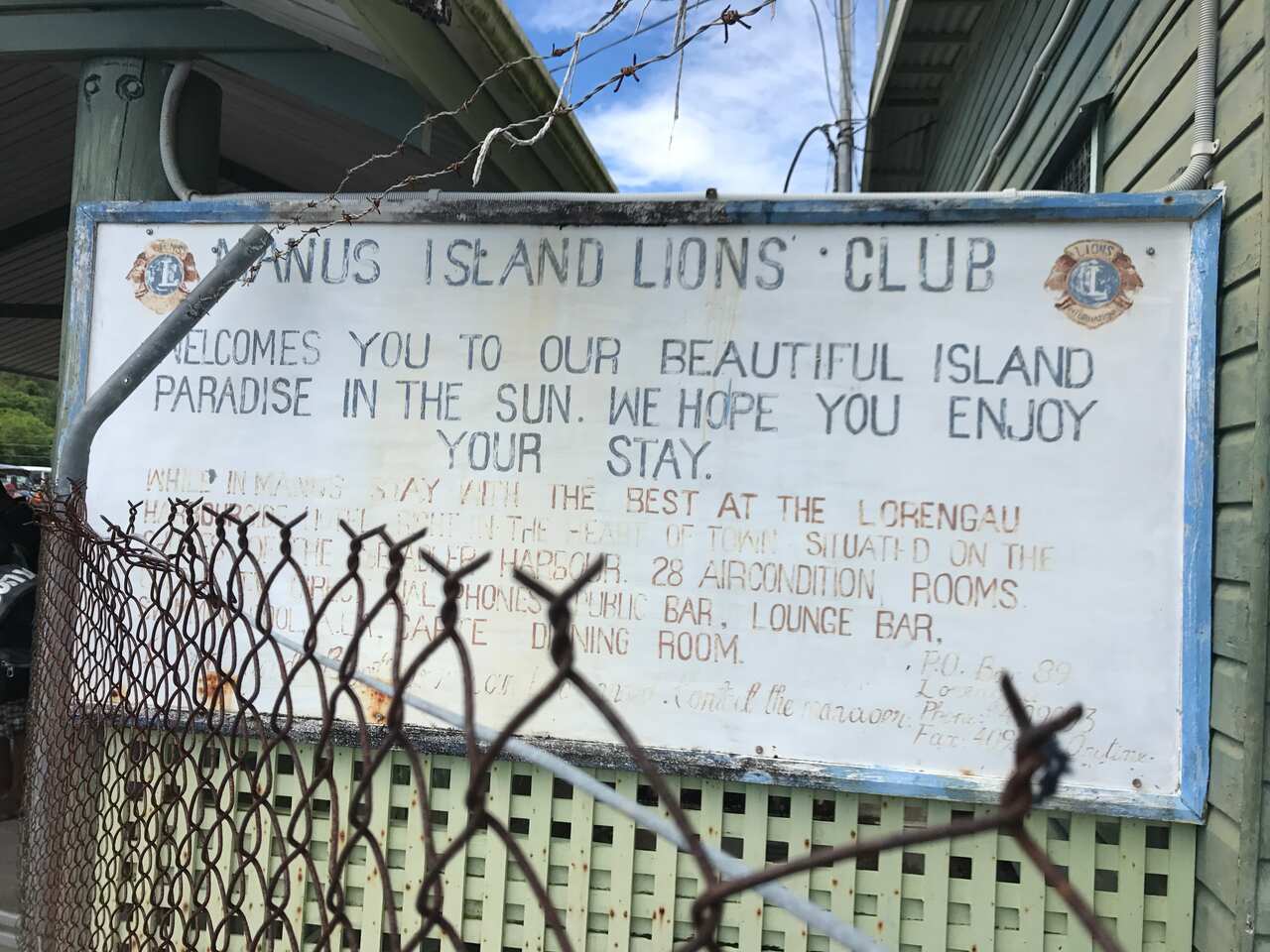 Welcome to Manus sign
