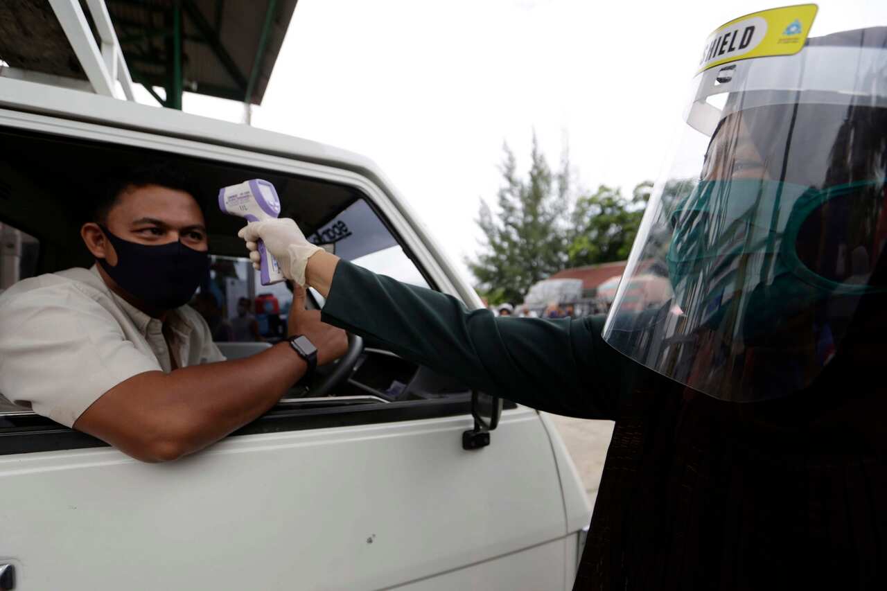 The Aceh government has stopped all public  transport operations to avoid the annual Eid al-Fitr mass exodus amid the coronavirus pandemic. 