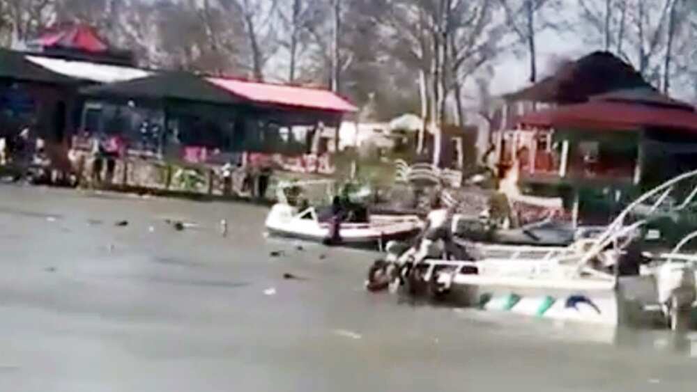 Boats are deployed to rescue people in the Tigris River after a overloaded ferry sank on 21 March, 2019 near Mosul.