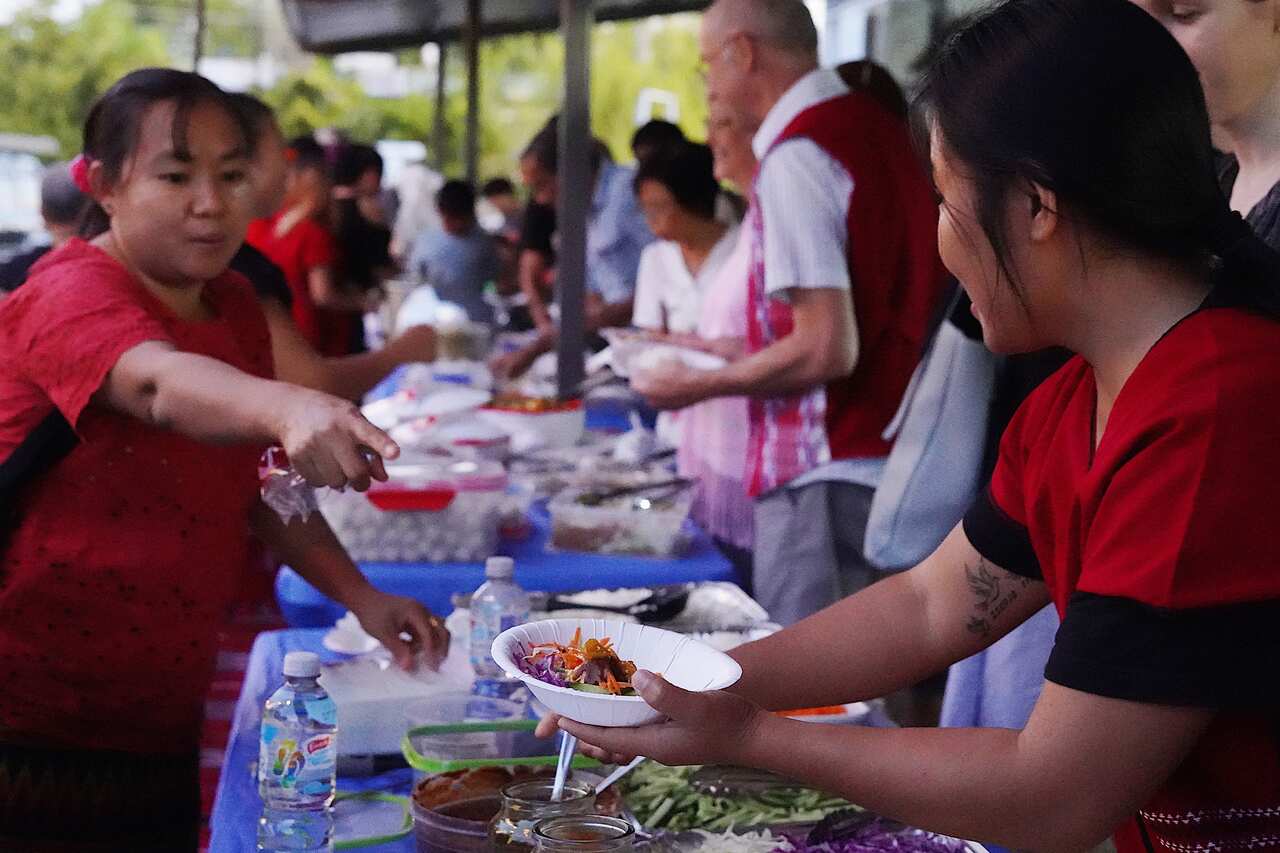 Karen refugees live in the Northern Territory.    