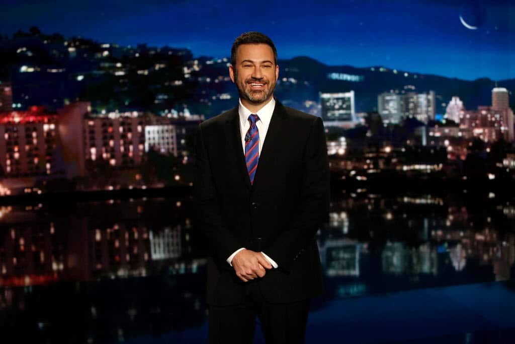 US late night show host Jimmy Kimmel has apologised after a skit about Melania Trump resulted in a public feud with a Fox News commentator. 