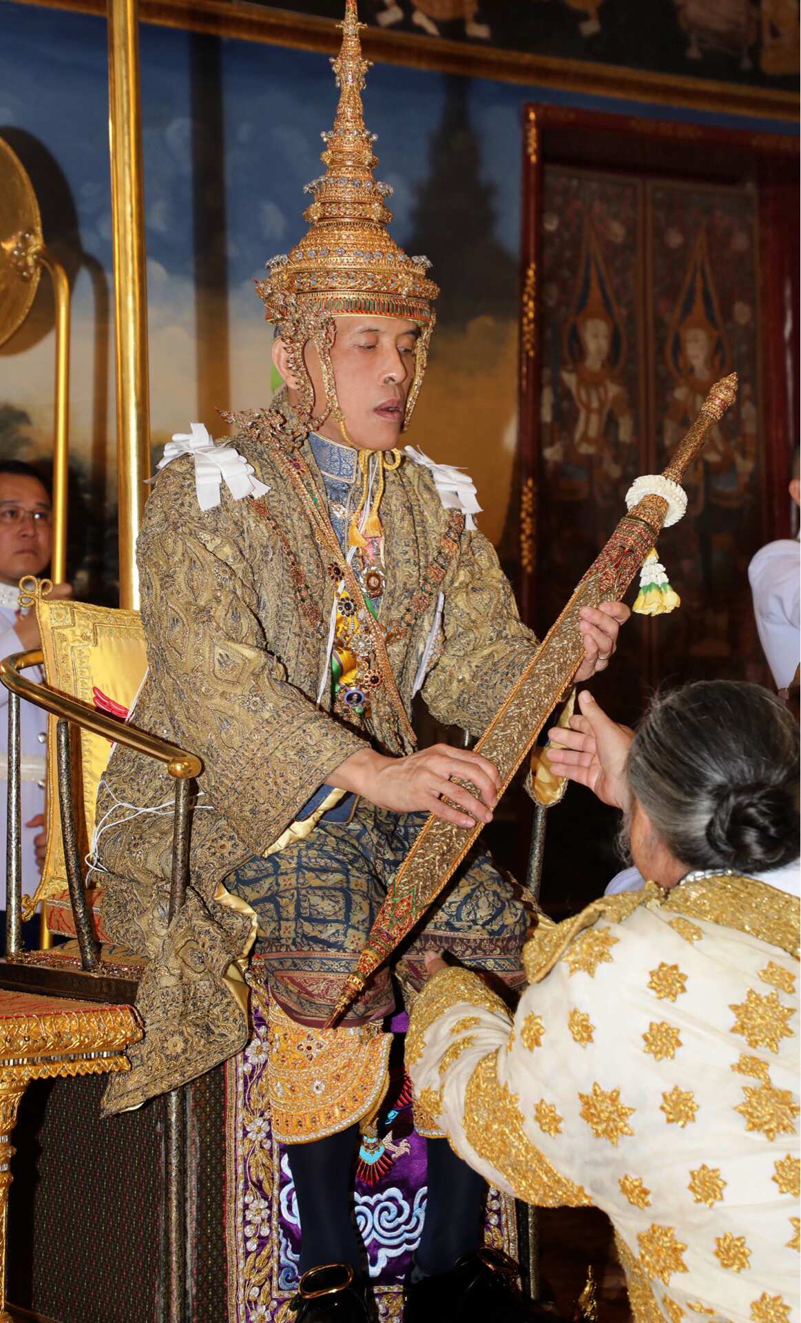 King Maha Vajiralongkorn Bodindradebayavarangkun (Rama X), with Queen Suthida.