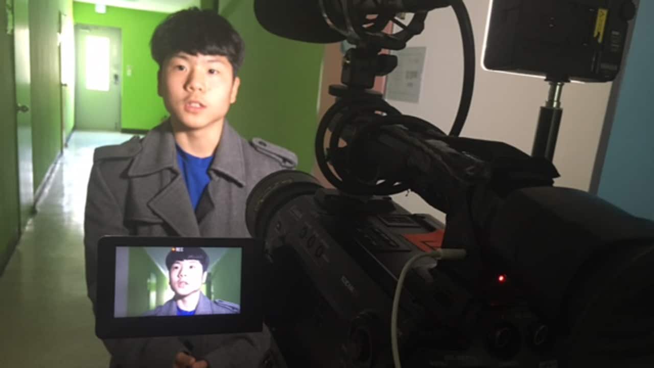 Chan Woo admits to losing his temper when he loses a computer game. “I feel like the game is controlling me," he tells Dean.