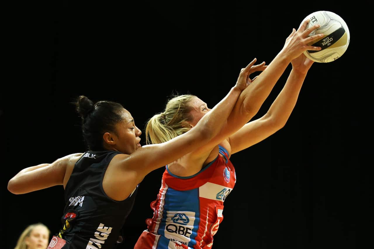 Kristiana Manu'a playing for the Magic v Swifts