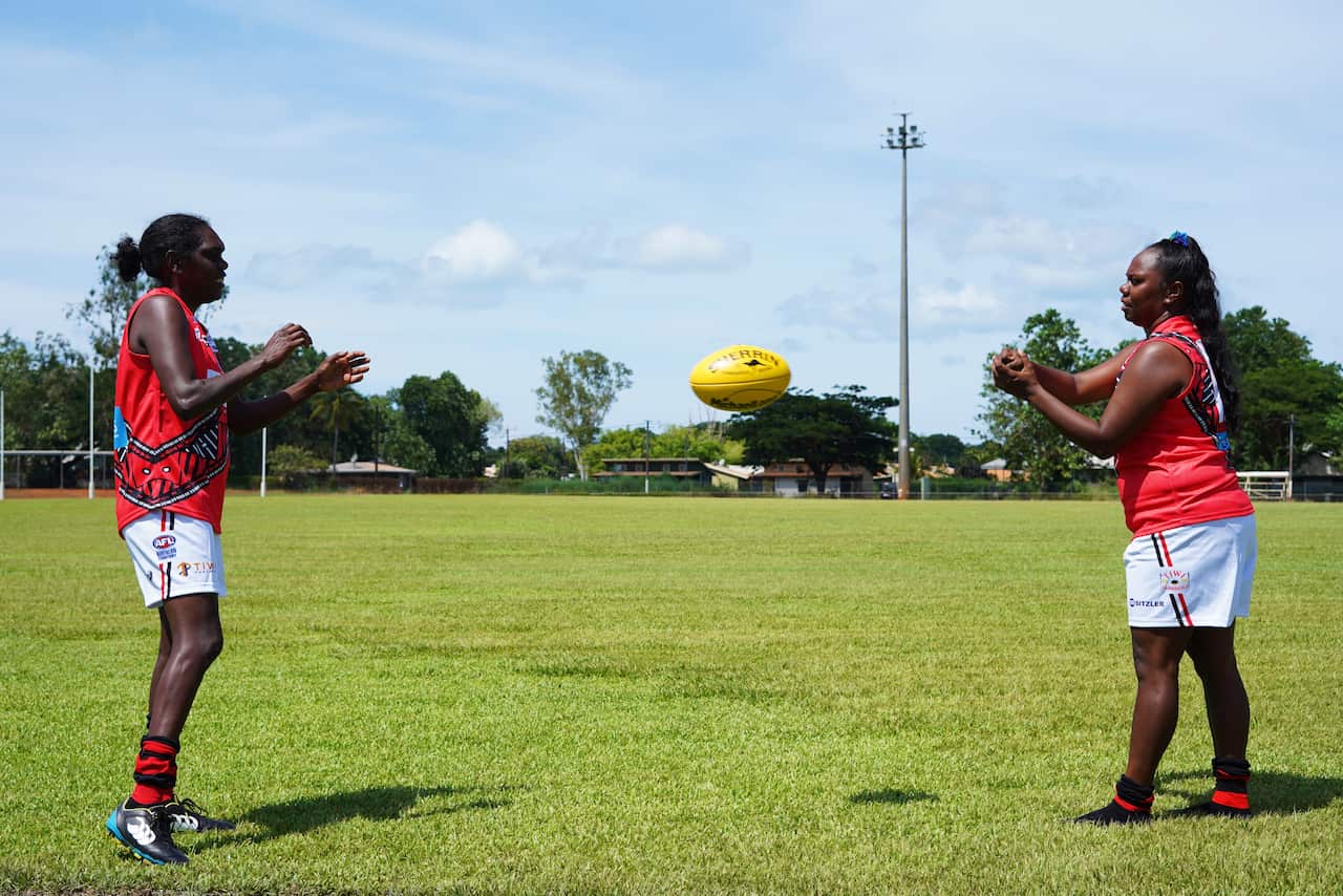 Left to right: Tarlina Tipungwuti and team captain Laelia Dunn.