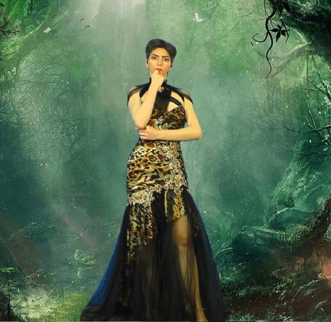 A photo from Nasim Aghdam's website.