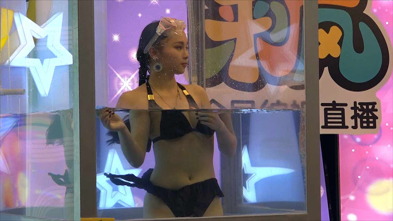 I am your Hawaiian Girl.