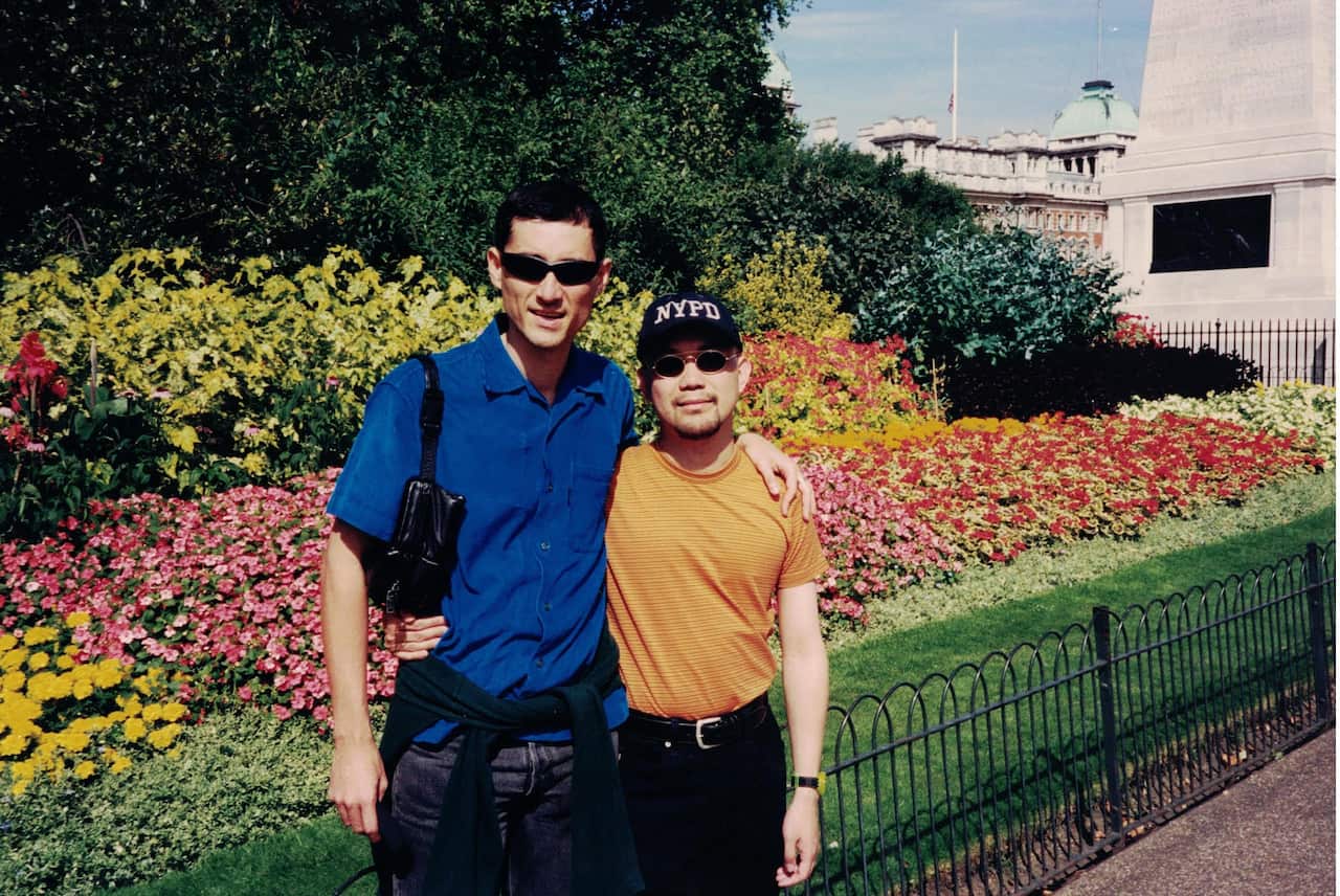Selwyn and Ban Foo meet in 1997 in Singapore. 