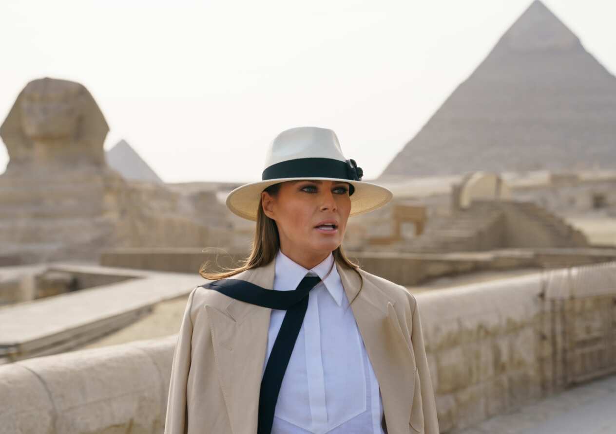US First Lady Melania Trump talks to media as she visits the ancient Sphinx statue 