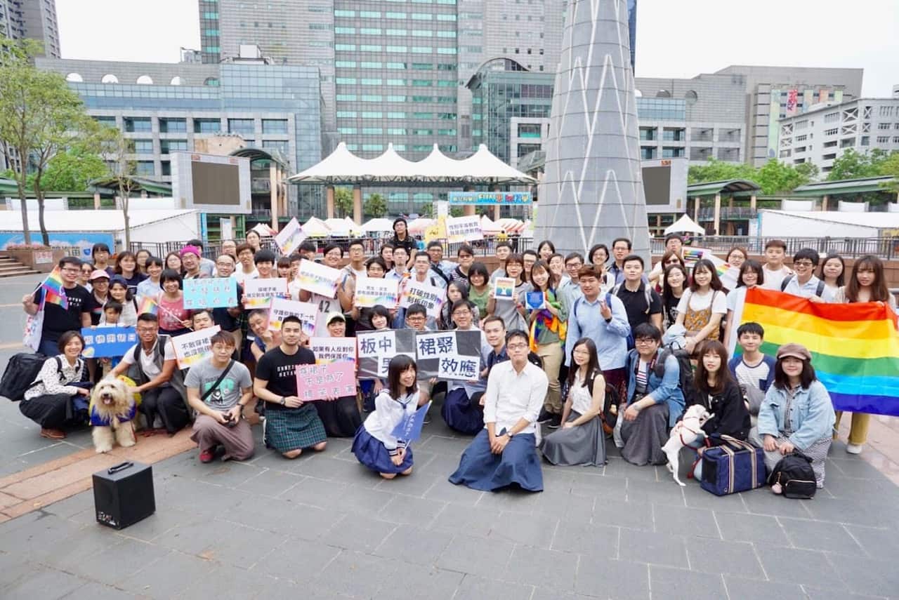 People in Taiwan wear skirts 