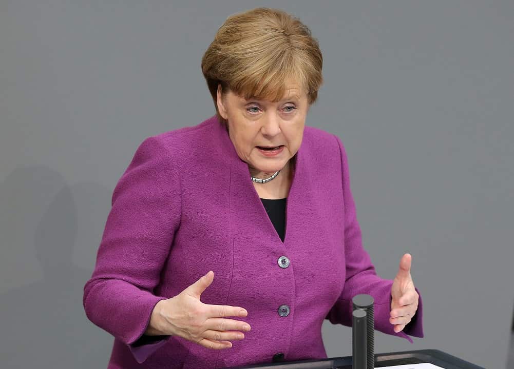 dpatop - German Chancellor Angela Merkel of the Christian Democratic Union (CDU) delivers a governmental statement on the upcoming informal European Council the Bundestag in Berlin, Germany, 22 February 2018. Photo: Wolfgang Kumm/dpa