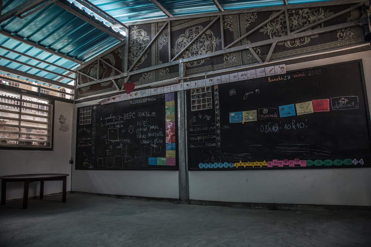 The interior of the first classroom built out of plastic bricks in the school in Gonzagueville.