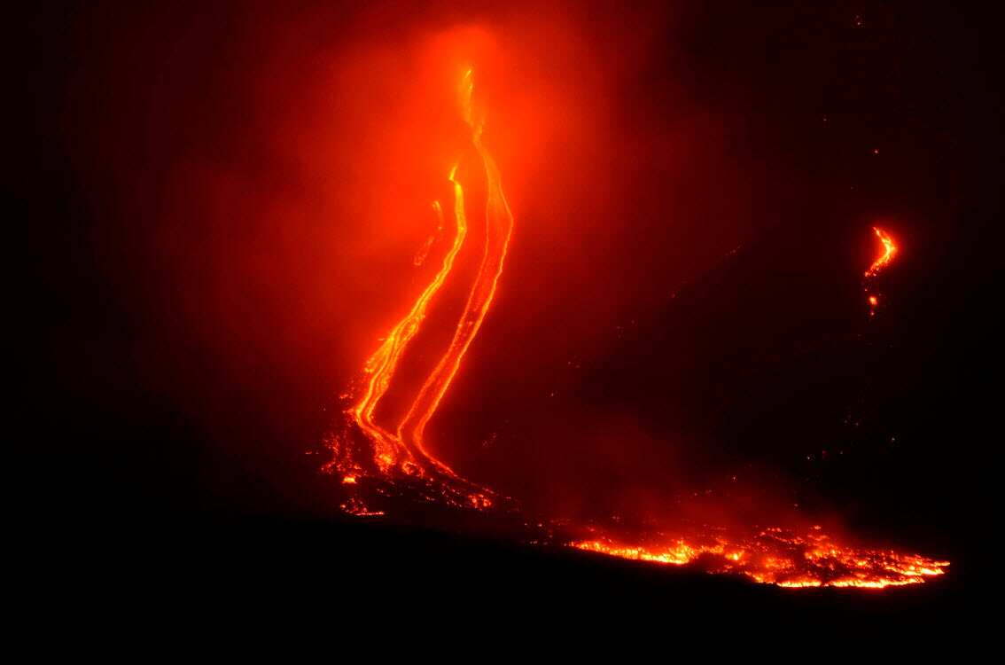 Mount Etna volcano spits lava (AAP)