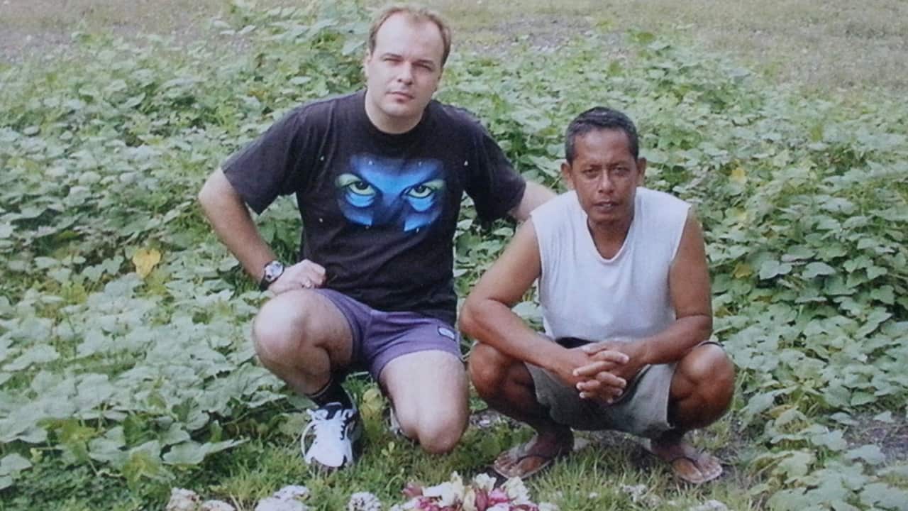 Jan with one of the five friends who died in the Bali bombings.