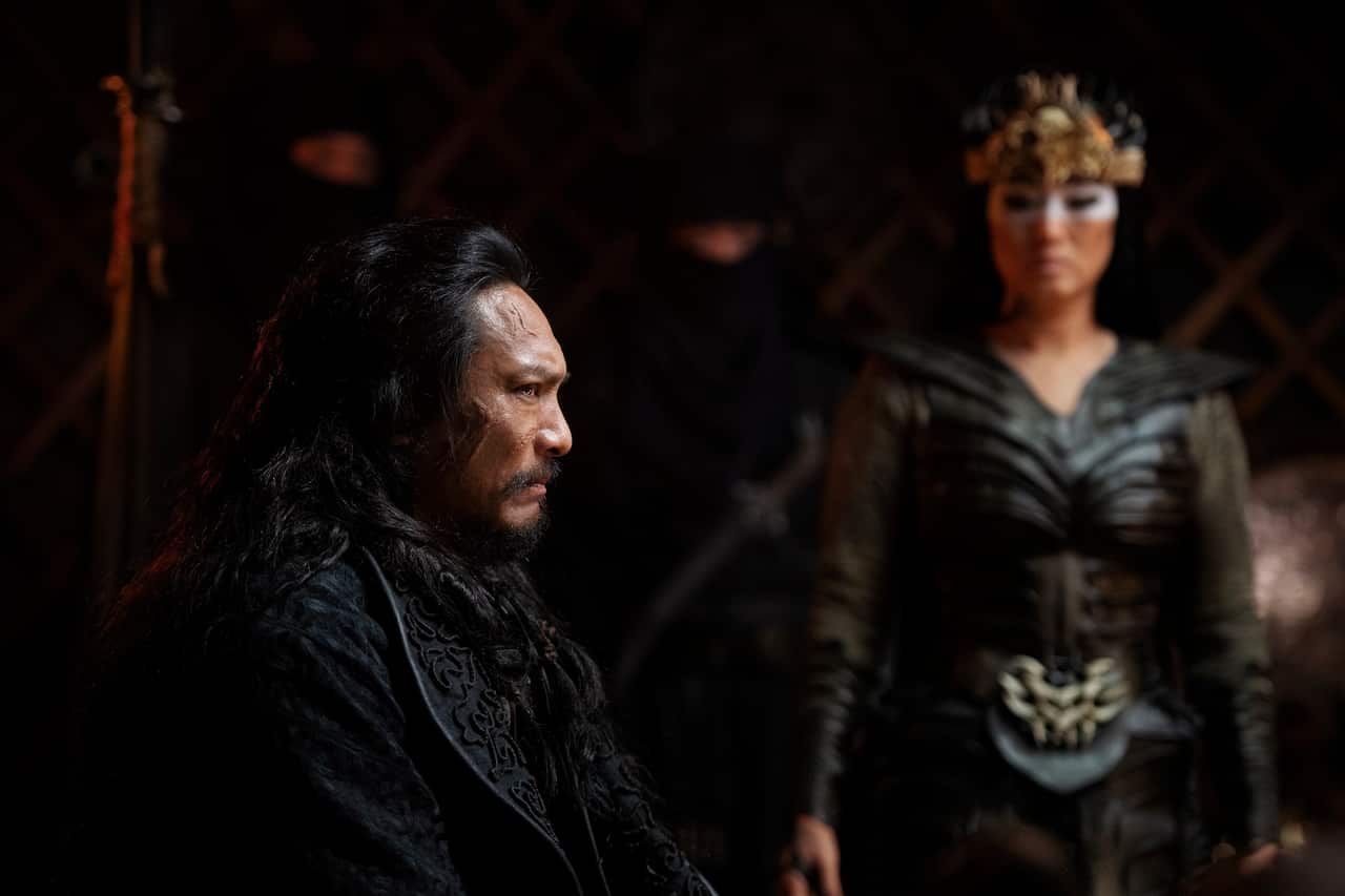 Jason Scott Lee plays the character of Bri Khan and Gong Li takes on the role of Xianniang. 