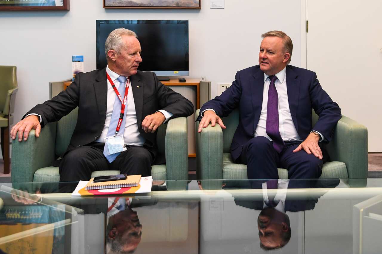 Australian Opposition Leader Anthony Albanese met with former chief of NSW Fire and Rescue Greg Mullins earlier this month. 