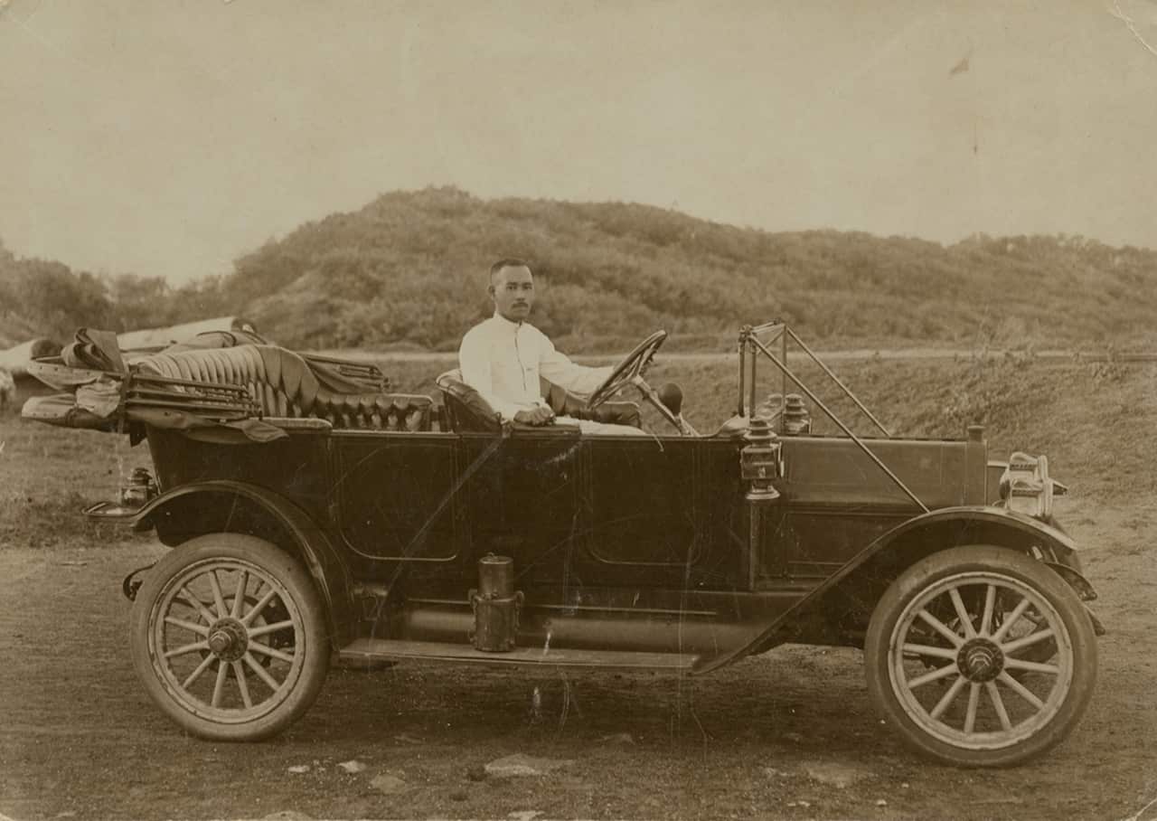 Joe's father, Yasukichi Murakami, was a succesful businessman in Darwin when the war broke out.